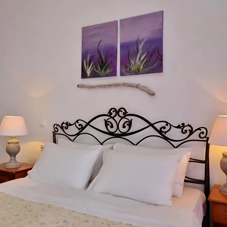 Manos Guest house *